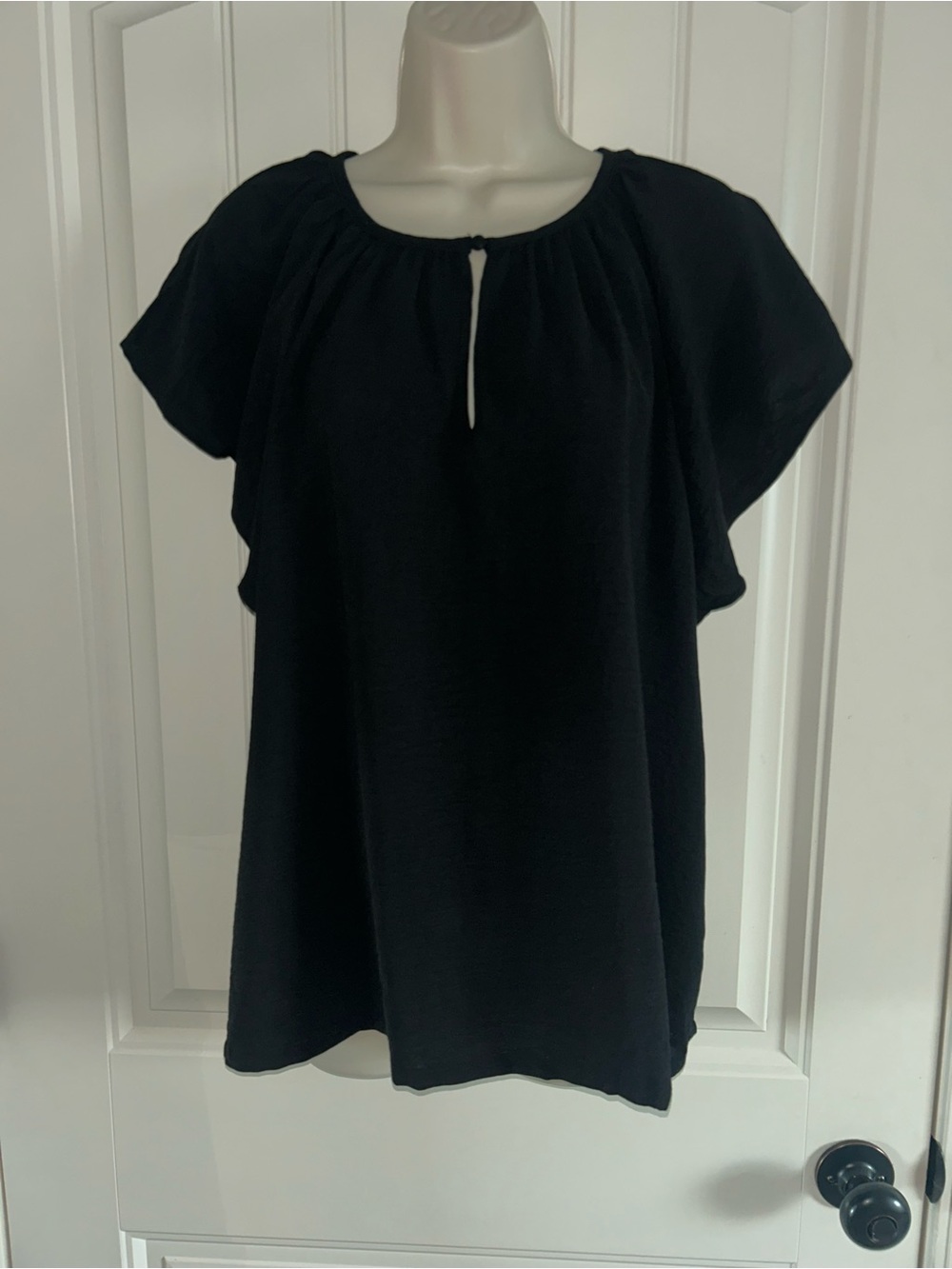 NWT nine britton Black Flutter Sleeve Keyhole Top Sz XL